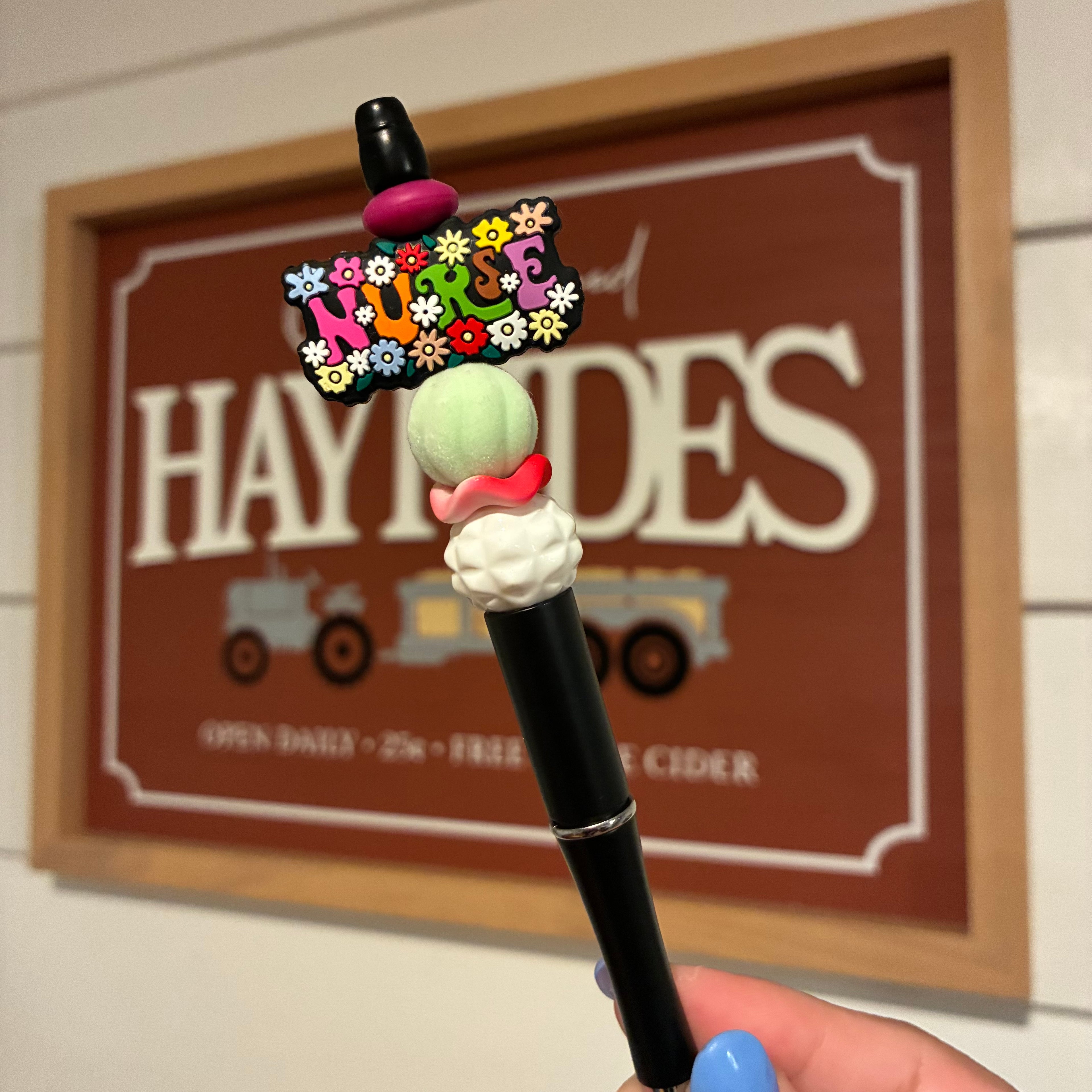 Nurse Flowers Pen