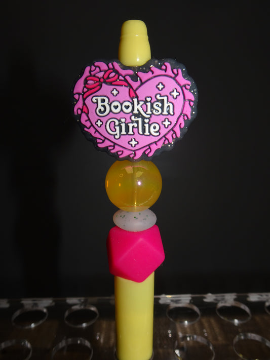 *EXCLUSIVE* Bookish Girlie