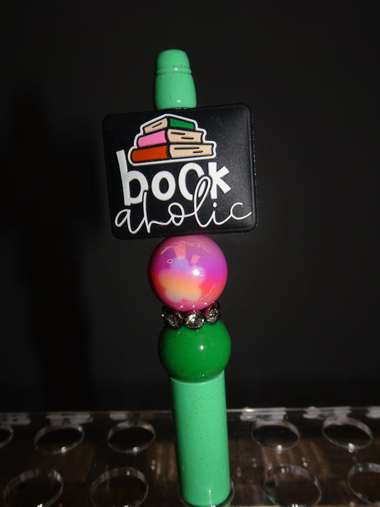 *EXCLUSIVE* Bookaholic
