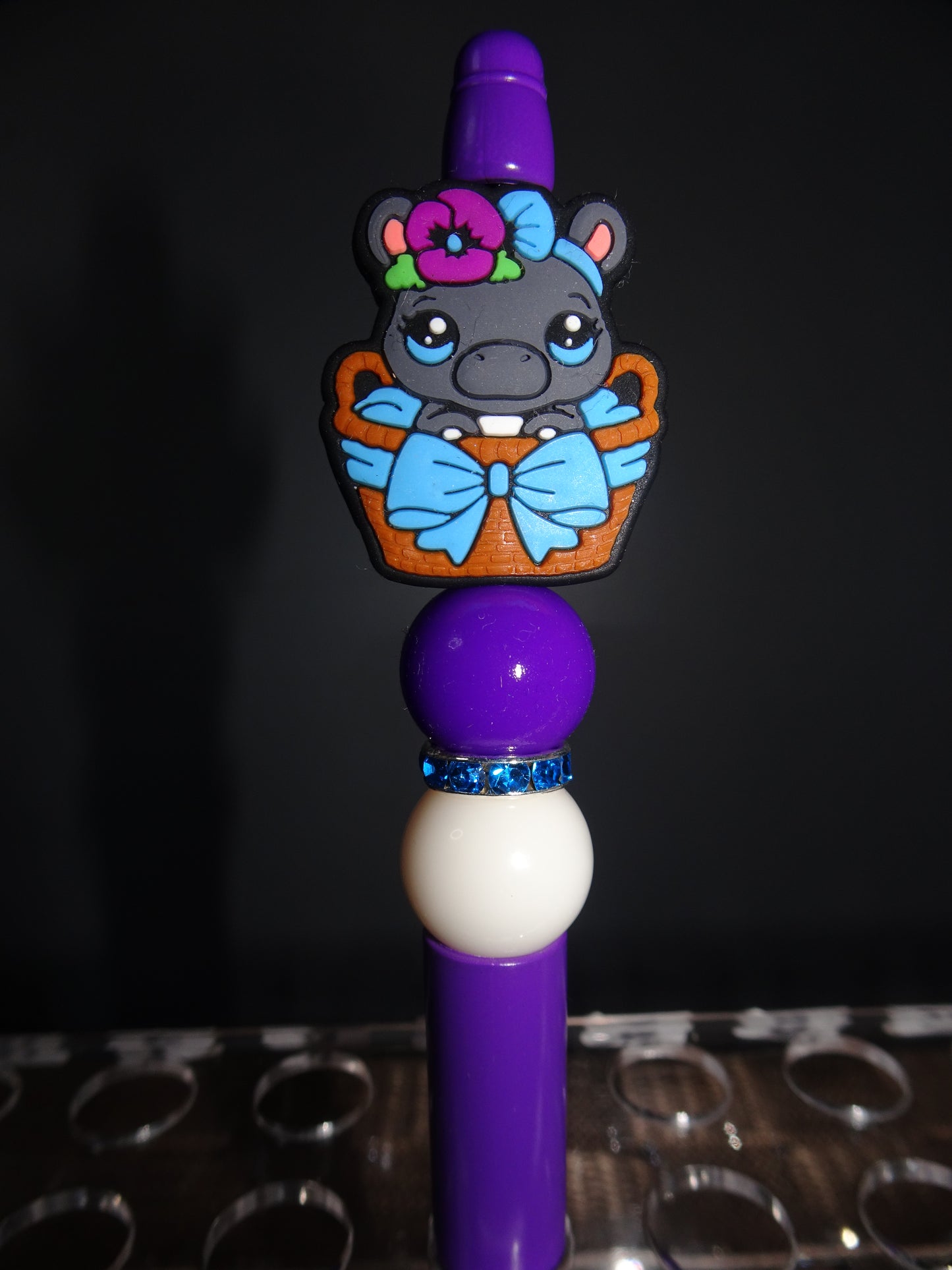 Bow Hippo Pen