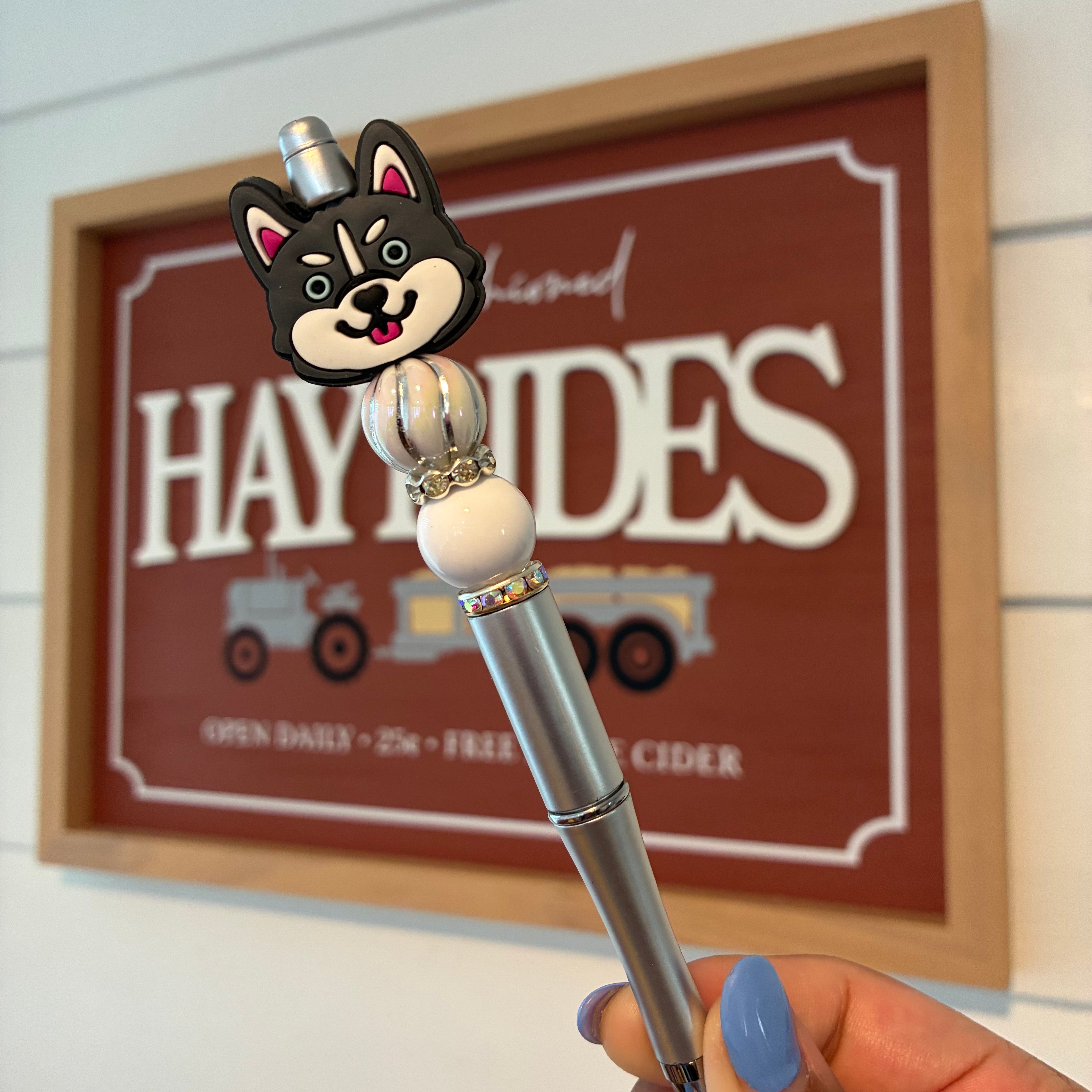 Grey Husky Pen