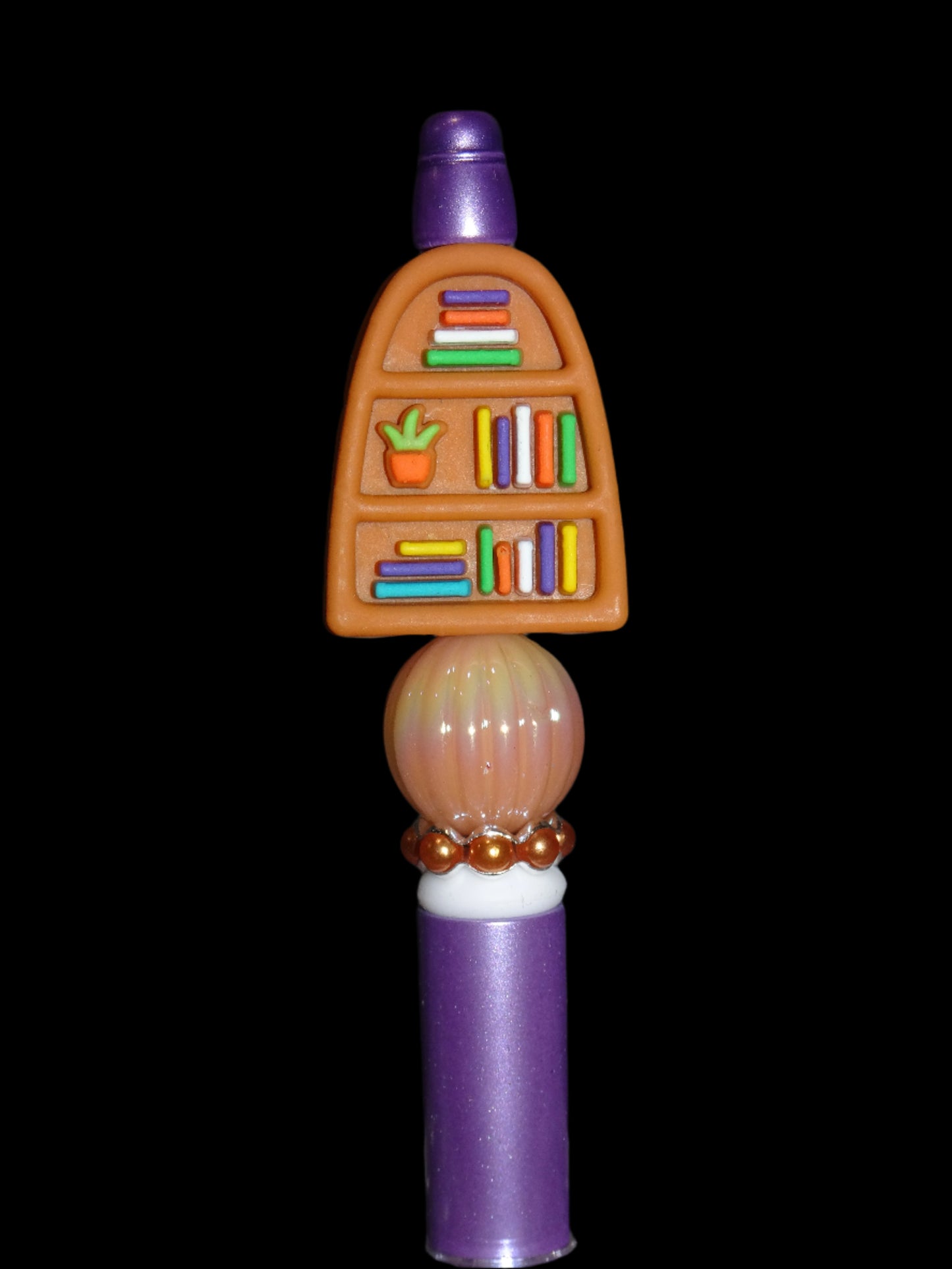 Bookshelves Pen