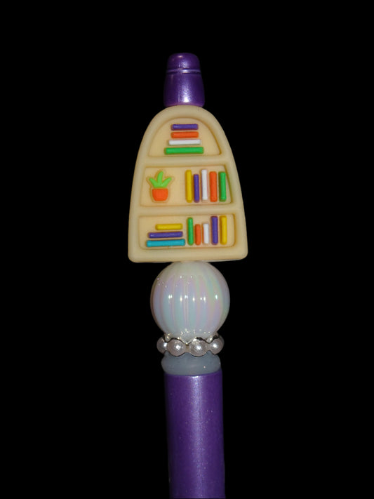 Bookshelves Pen